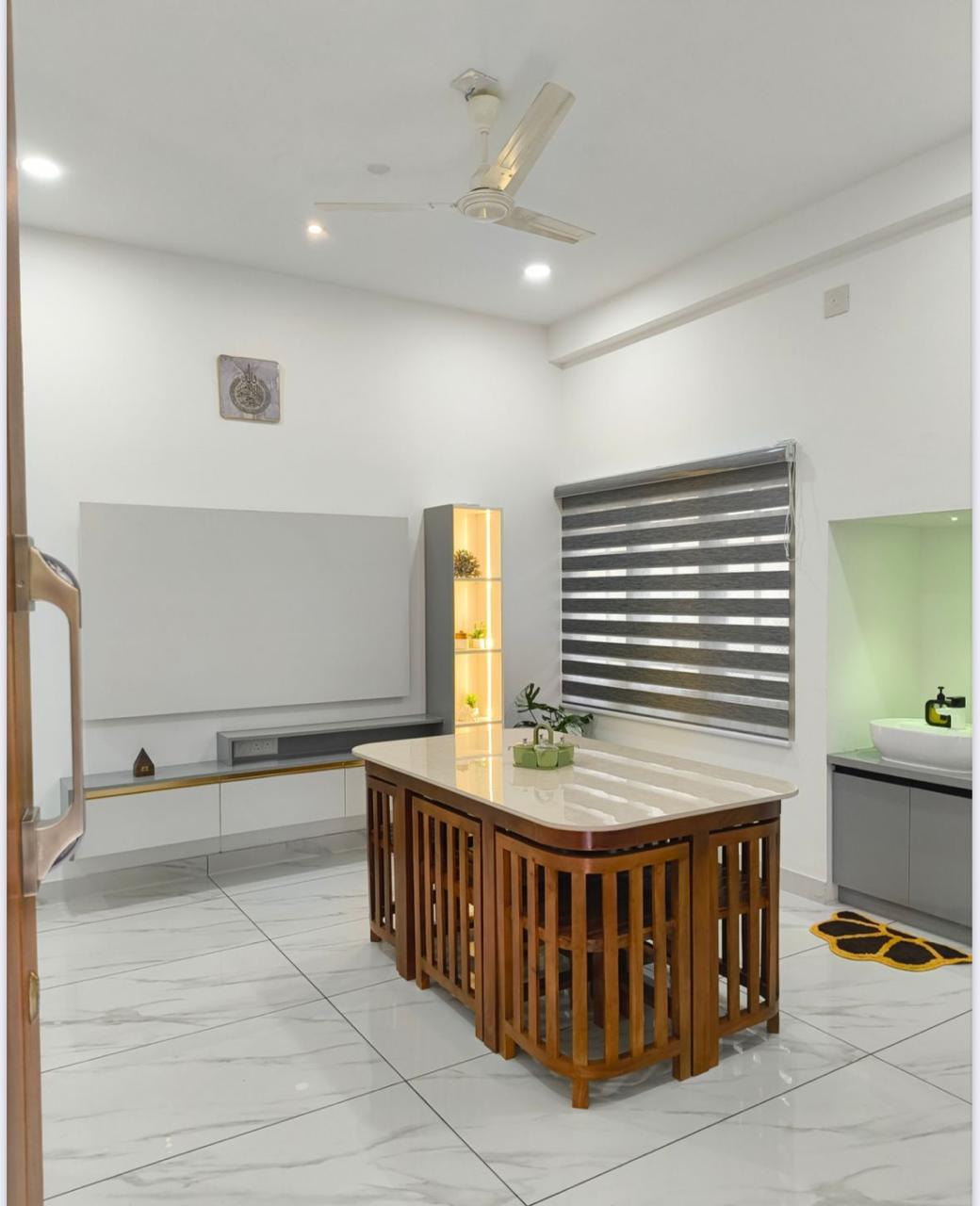 Island Lifestyle and Cozy Homestay Decor